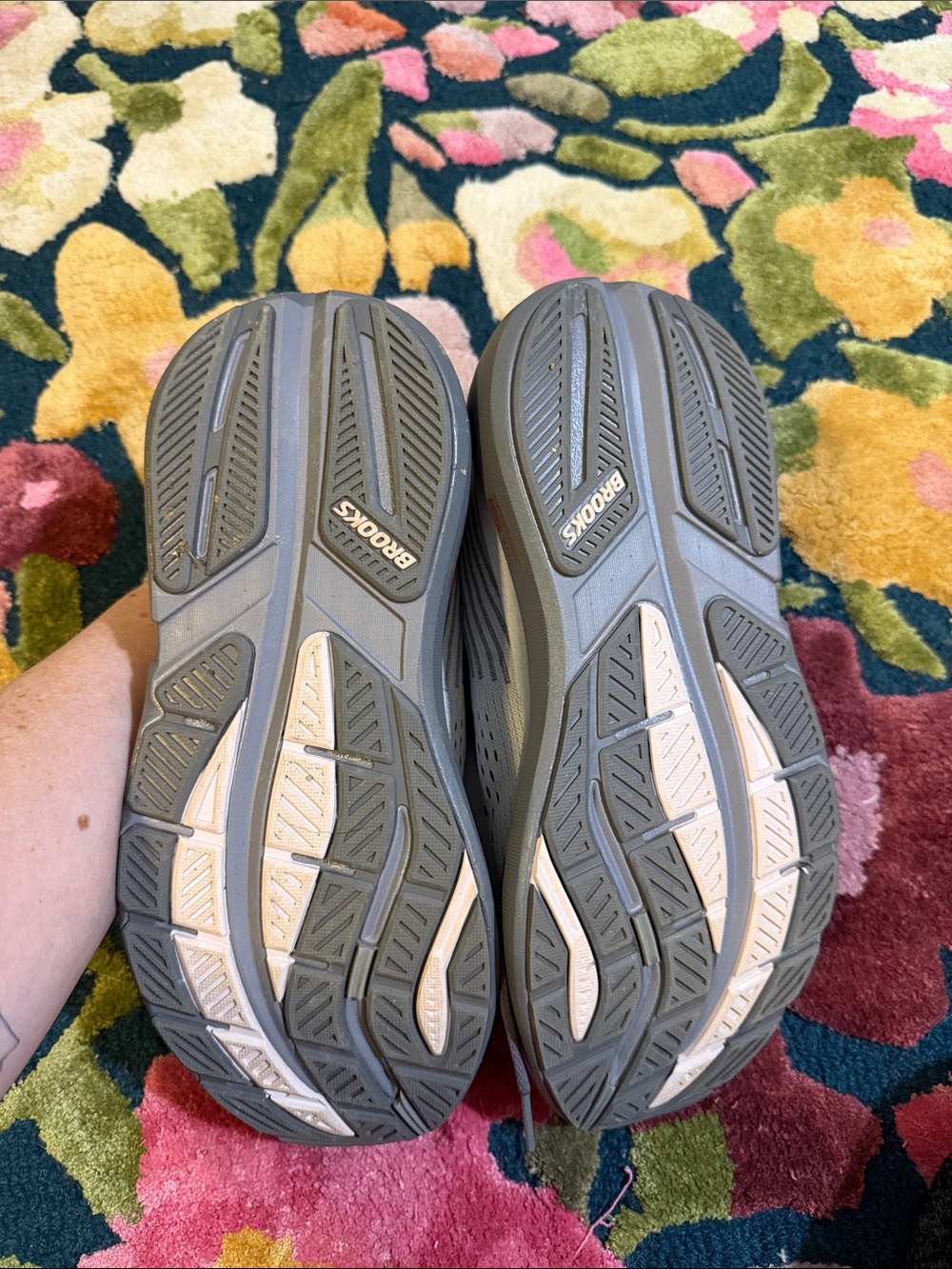 Women’s Brooks Ghost Max 3 size 9 - Picture 3 of 4